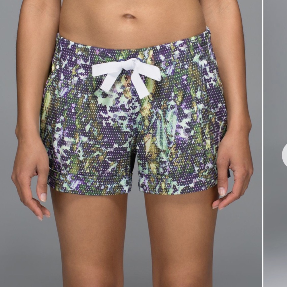 LULU LEMON size 6 shorts